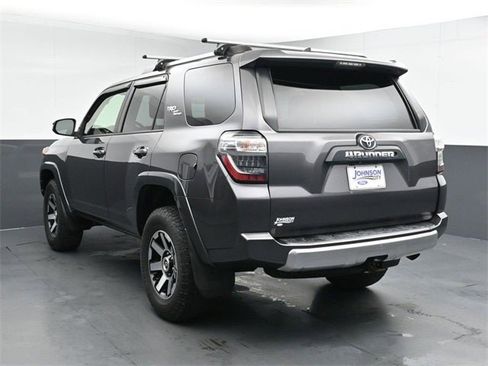 Used 2018 Toyota 4Runner TRD Off-Road image 11