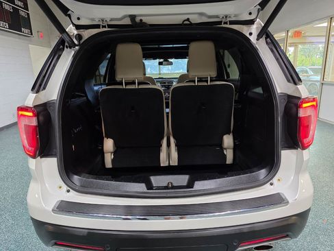 Used 2019 Ford Explorer Limited w/ Ford Safe & Smart Package AWD/4WD image 22