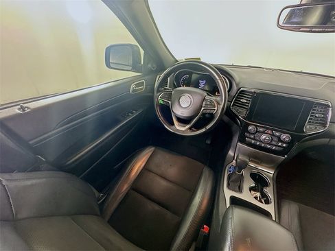 Used 2019 Jeep Grand Cherokee Altitude image 9