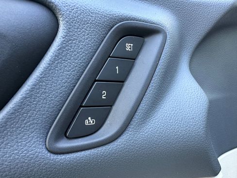 Used 2022 GMC Acadia Denali w/ Denali Technology Package image 10