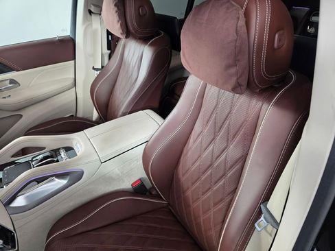 Certified 2025 Mercedes-Benz Maybach GLS 600 4MATIC image 11