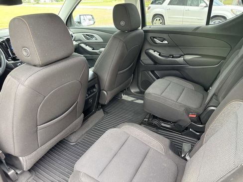 Used 2020 Chevrolet Traverse LT FWD image 15