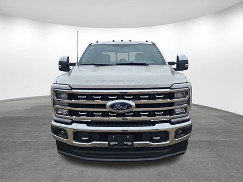 Used 2024 Ford F250 Lariat w/ Chrome Package image 2