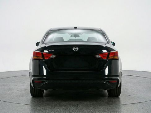 Used 2025 Nissan Altima 2.5 SV image 7