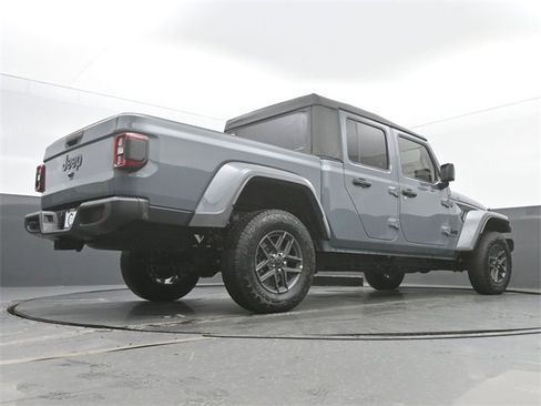 New 2025 Jeep Gladiator Sport image 51