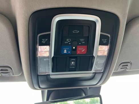 Used 2024 RAM 1500 Limited AWD/4WD image 28