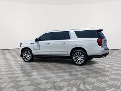Used 2022 GMC Yukon XL Denali AWD/4WD image 6