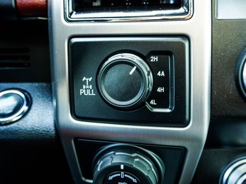 Used 2019 Ford F150 Platinum w/ Equipment Group 701A Luxury image 31