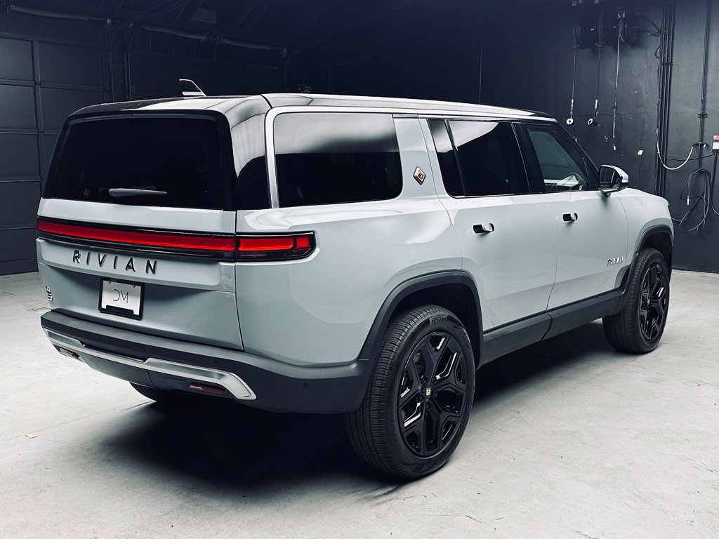 Used 2024 Rivian R1S Adventure Dual AWD/4WD image 8
