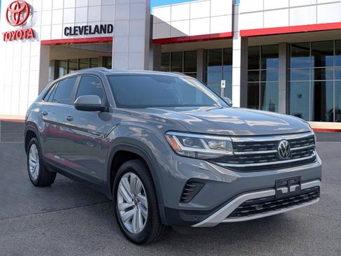 Used 2021 Volkswagen Atlas Cross Sport SE w/ V6 Towing Package FWD image 2