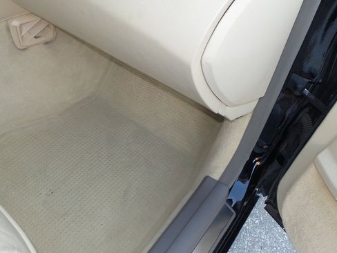 Used 2004 Lexus LS 430 image 77