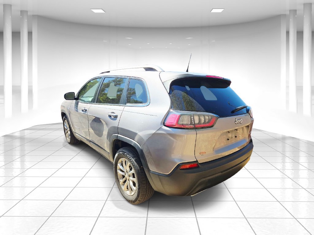 Used 2019 Jeep Cherokee Latitude w/ Popular Appearance Group FWD image 3