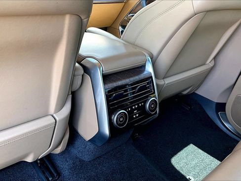 Certified 2023 Land Rover Range Rover SE AWD/4WD image 33