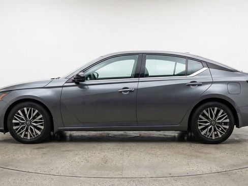 Used 2025 Nissan Altima 2.5 SV image 5