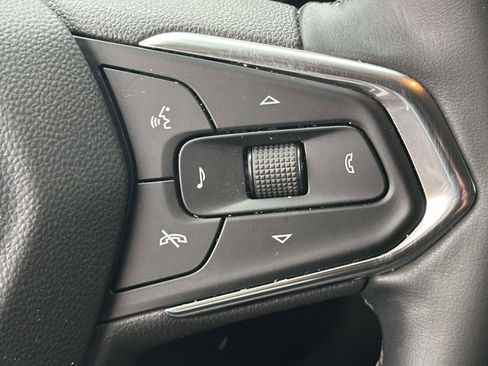 Used 2024 Chevrolet Trax LT w/ Driver Confidence Package FWD image 18