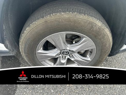 Used 2025 Toyota RAV4 XLE AWD/4WD image 21