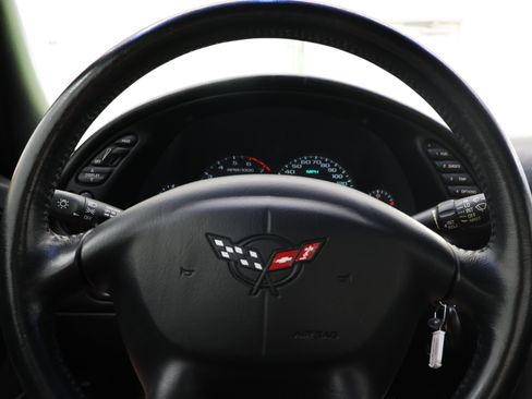 Used 2000 Chevrolet Corvette Convertible w/ Memory Pkg RWD image 12