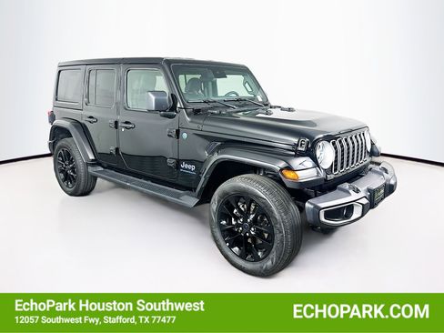 Used 2025 Jeep Wrangler Sahara image 1