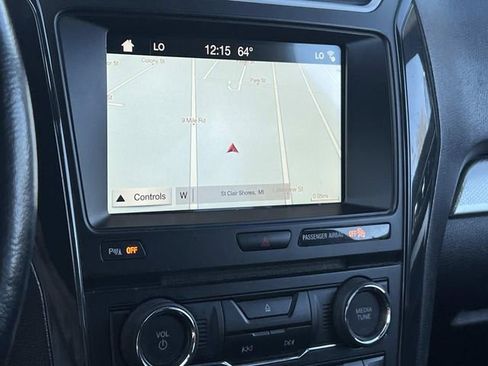 Used 2017 Ford Explorer XLT w/ Equipment Group 202A image 22