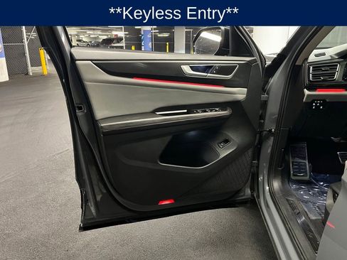 Certified 2025 Volkswagen Atlas Peak Edition SE AWD/4WD image 20