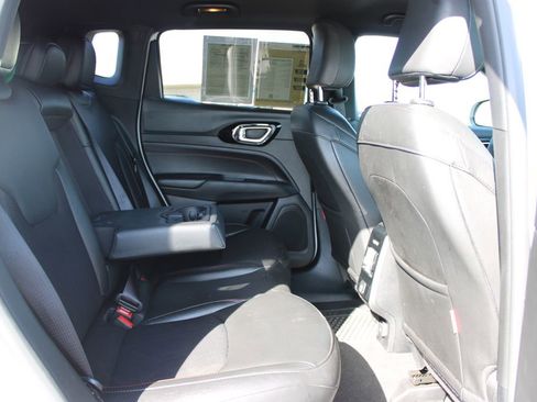 Used 2025 Jeep Compass Trailhawk w/ Trailer Tow Group image 32