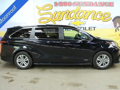 Used 2021 Toyota Sienna Limited FWD image 1