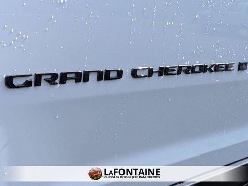Certified 2024 Jeep Grand Cherokee L Laredo image 10