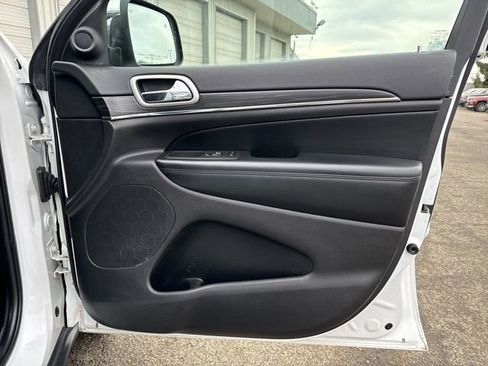 Used 2021 Jeep Grand Cherokee Limited w/ Trailer Tow Group IV image 15