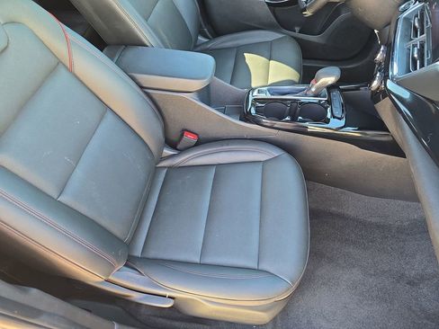 Used 2025 Chevrolet Trax RS w/ Driver Confidence Package FWD image 10