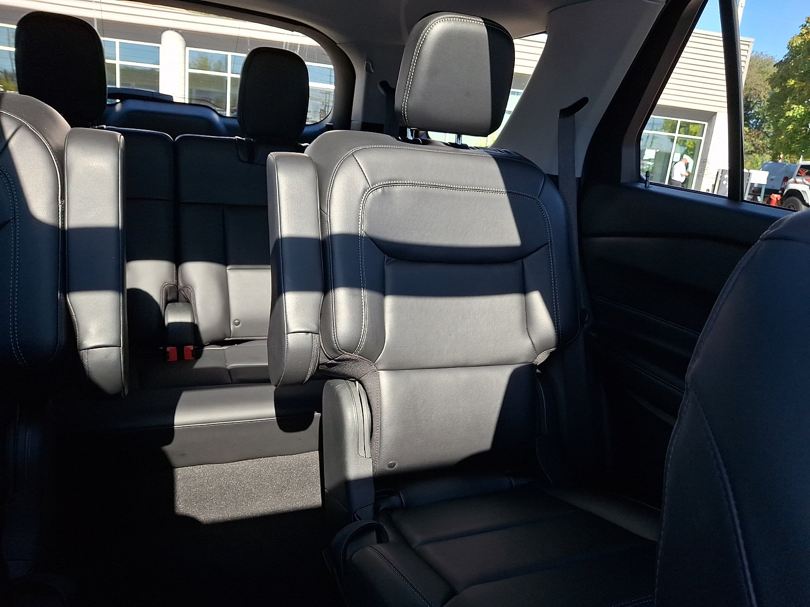 Certified 2023 Ford Explorer XLT w/ Equipment Group 202A AWD/4WD image 19