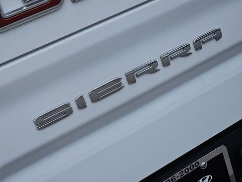 Used 2025 GMC Sierra 1500 SLT AWD/4WD image 7