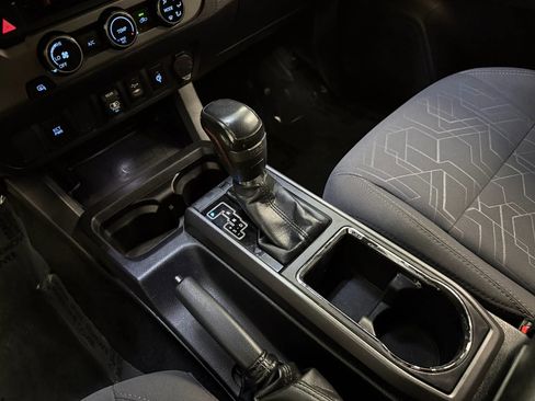 Used 2018 Toyota Tacoma TRD Sport RWD image 16