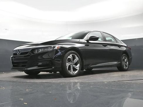 Used 2018 Honda Accord EX image 31