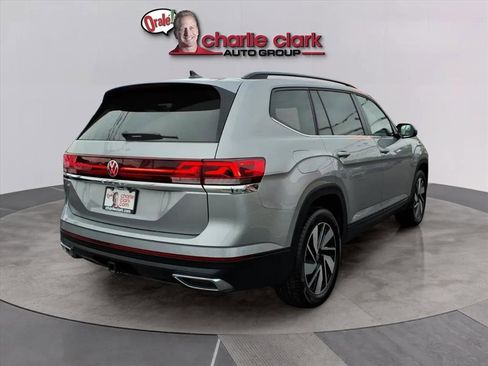 Used 2025 Volkswagen Atlas SE image 5