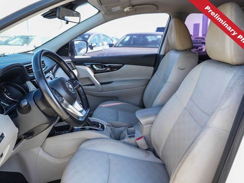 Used 2022 Nissan Rogue Sport SV w/ Technology Package FWD image 14