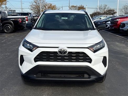 Used 2021 Toyota RAV4 LE image 9