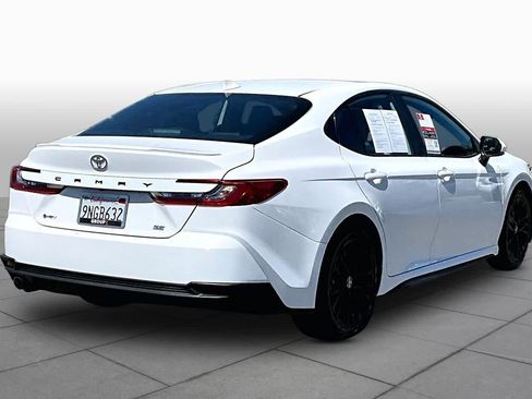 Used 2025 Toyota Camry Hybrid FWD image 12