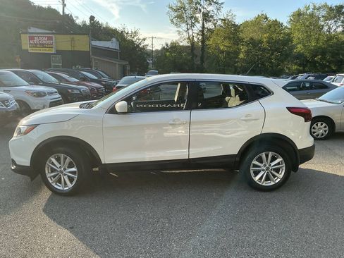 Used 2019 Nissan Rogue Sport S w/ Appearance Package AWD/4WD image 7