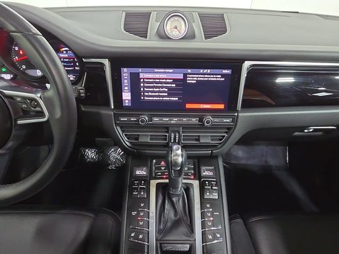 Certified 2021 Porsche Macan AWD/4WD image 16