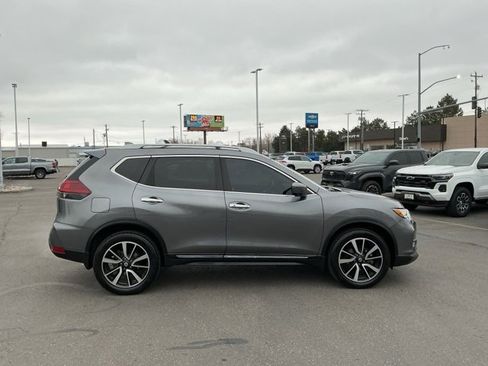 Used 2020 Nissan Rogue SL w/ Premium Package image 2