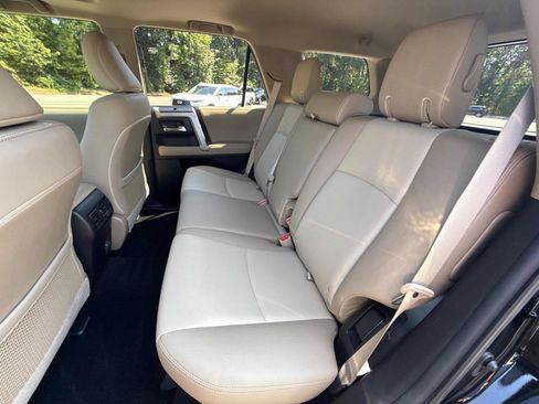 Used 2022 Toyota 4Runner SR5 Premium w/ Moonroof Package AWD/4WD image 12