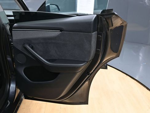 Used 2026 Tesla Model Y Long Range RWD image 31
