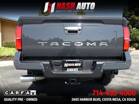 Used 2025 Toyota Tacoma Limited AWD/4WD image 14
