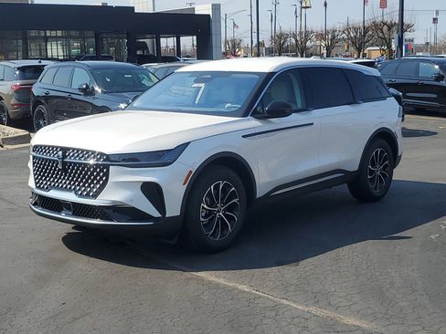 New 2026 Lincoln Nautilus Premier image 2