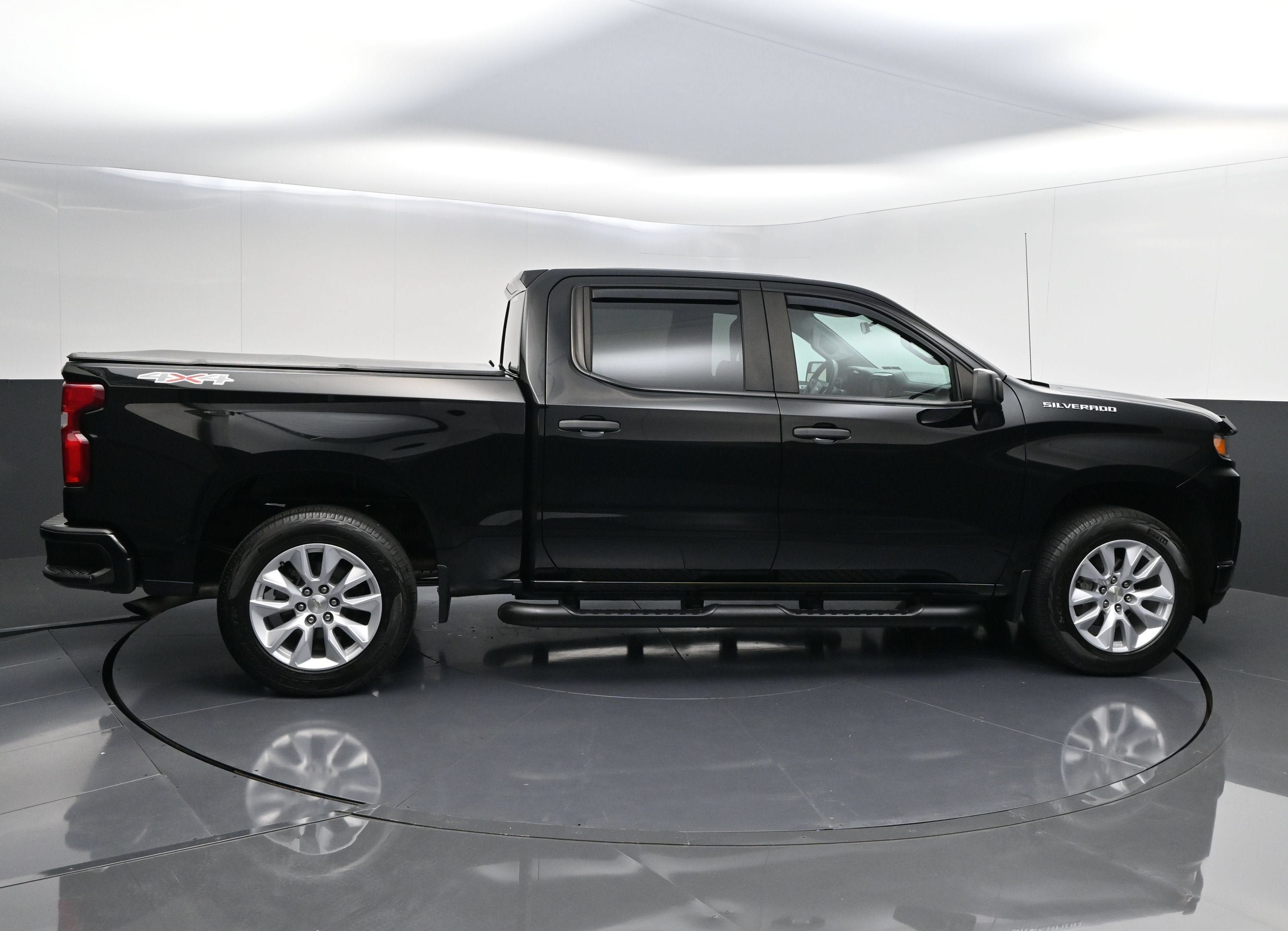 Used 2021 Chevrolet Silverado 1500 Custom AWD/4WD image 9
