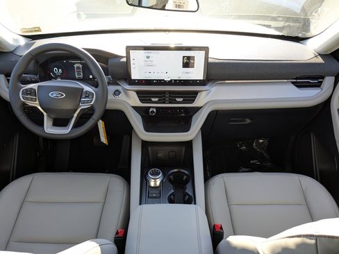 New 2026 Ford Explorer Active w/ Active Comfort Package image 17