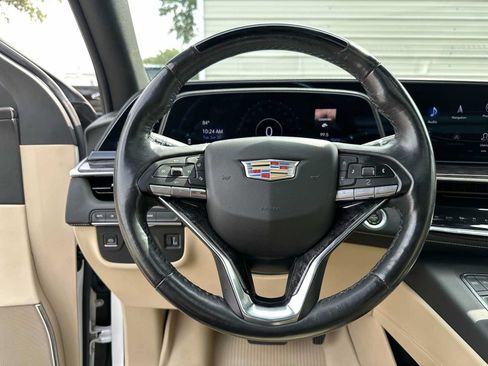 Used 2023 Cadillac Escalade Premium Luxury AWD/4WD image 21