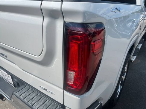 Used 2022 GMC Sierra 1500 SLT AWD/4WD image 48