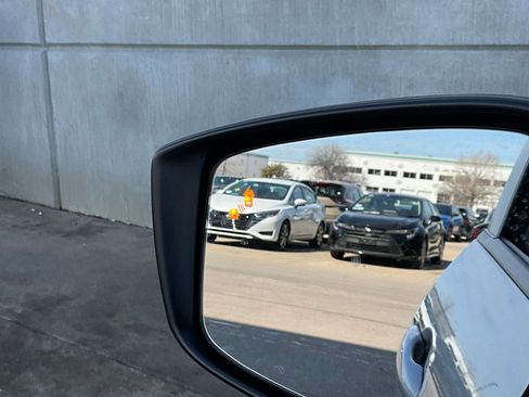 Used 2025 Nissan Versa SV image 19