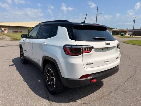Used 2025 Jeep Compass Trailhawk AWD/4WD image 5